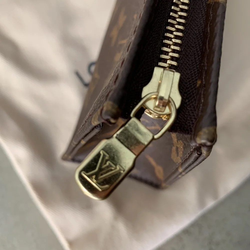 ❤️ SOLD DIRECT ❤️ Louis Vuitton Toiletry Pouch - Picture 7 of 10